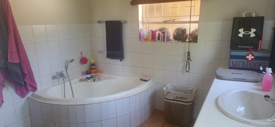 3 Bedroom Property for Sale in Langenhovenpark Free State